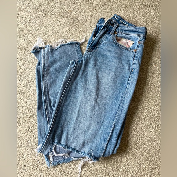 2 Womens American Eagle Jeans Trendy - Picture 1 of 2
